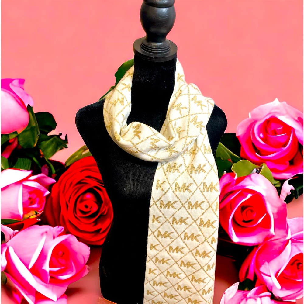 Michael Kors Cream & Gold Sparkle diamond pattern Scarf